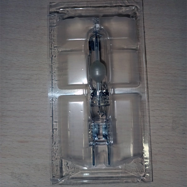 Газоразрядная лампа высокого давления мощностью 70 Вт с цоколем G8,5 белого (дневного) света