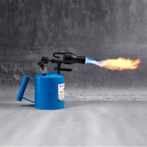 Паяльная лампа Rexant ПЛ-2 работает на бензине или керосине 2 литра