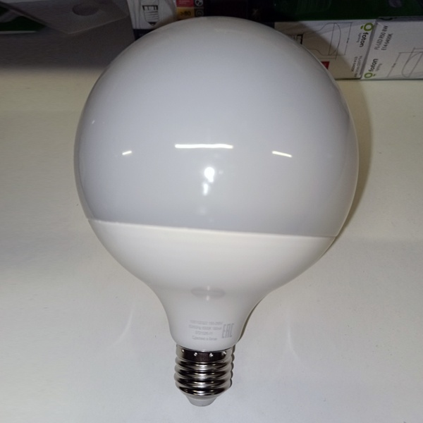 Энергосберегающая LED лампочка шар G125, мощностью 22 Ватта, с цоколем E27, холодный дневной свет, матовая колба