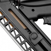 Газовый монтажный пистолет КВТ GCN-90 Профи для гвоздей по дереву длиной до 90 мм D-образный профиль