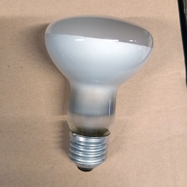 Обычная вольфрамовая лампа рефлекторная мощностью 60 Вт на 220 Вольт с цоколем E27 акцентного освещения