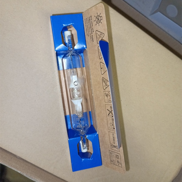 Газоразрядная лампа высокого давления мощностью 150 Вт с цоколем RX7s-24 белого (дневного) света