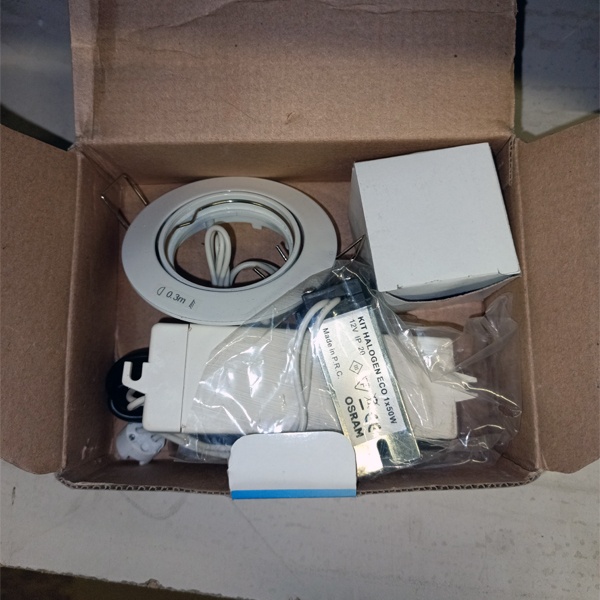 Встраиваемый точечный светильник с лампой и трансформатором Осрам Halogen ECO KIT, белая эмаль, 50 Вт