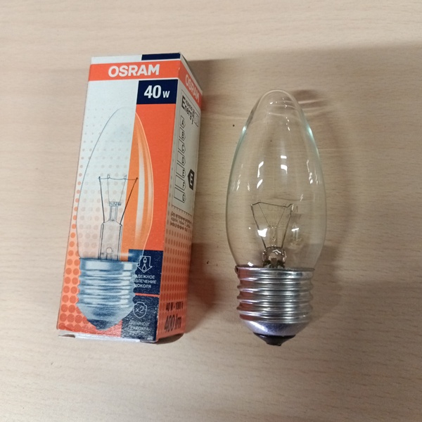 Обычная вольфрамовая лампа формы свеча мощностью 40 Вт на 220 Вольт с цоколем E27 общего назначения