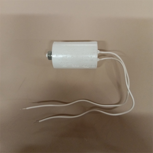 Конденсатор Vossloh Schwabe со значением емкости в 20 мкФ на 250 Вольт, для металлогалогенных и натриевых ламп мощностью 150 Ватт