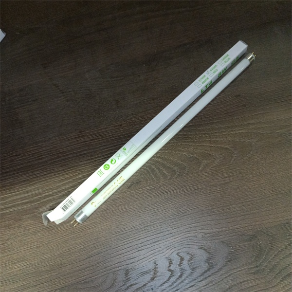 Двухцокольная лампа-трубка люминесцентная ЛЛ Т4 мощностью 8 Вт с цоколем G5 холодного света для ЭПРА