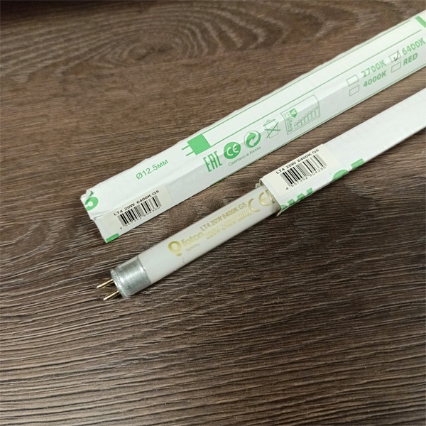 Двухцокольная лампа-трубка люминесцентная ЛЛ Т4 мощностью 20 Вт с цоколем G5 холодного света для ЭПРА