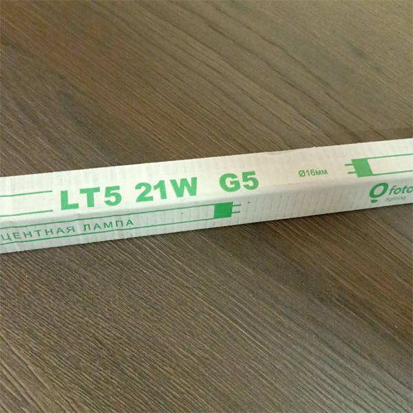Двухцокольная лампа-трубка люминесцентная ЛЛ Т5 мощностью 21 Вт с цоколем G5 холодного света для ЭПРА