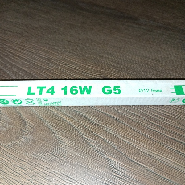 Двухцокольная лампа-трубка люминесцентная ЛЛ Т4 мощностью 16 Вт с цоколем G5 зеленого света для ЭПРА