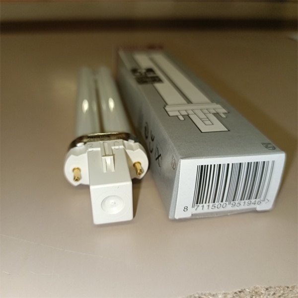 Ультрафиолетовая лампа инсектицидная Филипс для шеллака, маникюра ногтей и полимеризации 9 Вт с цоколем G23