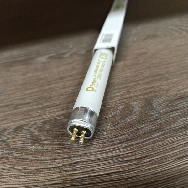 Двухцокольная лампа-трубка люминесцентная ЛЛ Т5 мощностью 14 Вт с цоколем G5 холодного света для ЭПРА