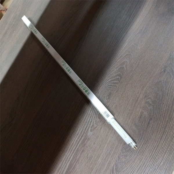 Двухцокольная лампа-трубка люминесцентная ЛЛ Т5 мощностью 14 Вт с цоколем G5 холодного света для ЭПРА