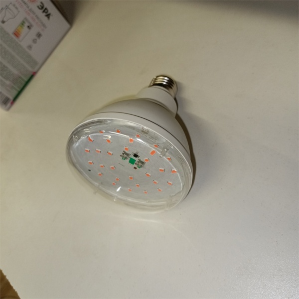 Светодиодная Фито лампа ЭРА для ускорения роста растений, мощностью 16 Ватт