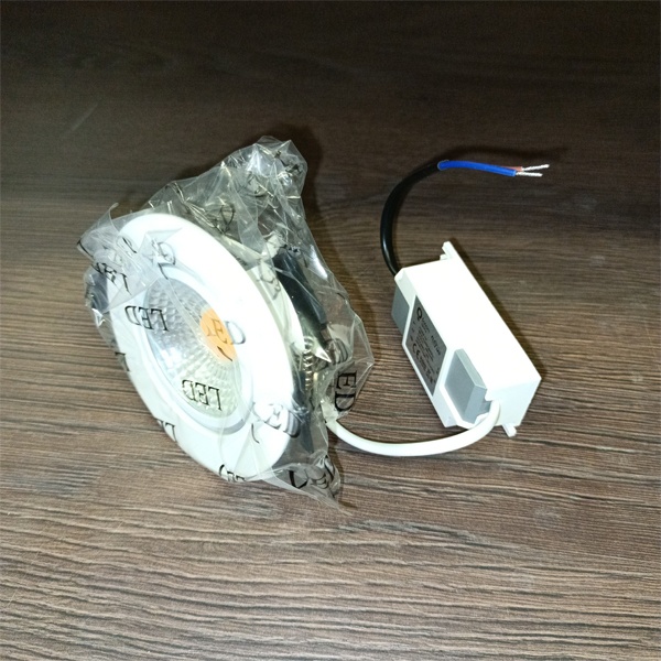 Светодиодный точечный поворотный светильник FL-LED Consta B, 7 Вт, IP20, теплый свет, белый