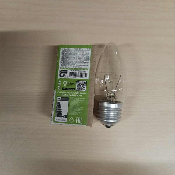 Обычная вольфрамовая лампа формы свеча мощностью 25 Вт на 220 Вольт с цоколем E27 общего назначения