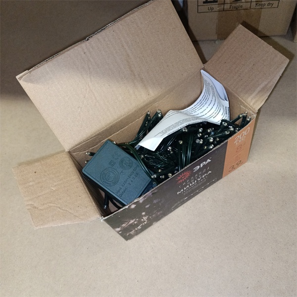 Светодиодная гирлянда Мишура, 3,9 метра (зеленый провод), 200 LED теплый свет, с контроллером 8 режимов, работа от сети 220 Вольт, ЭРА