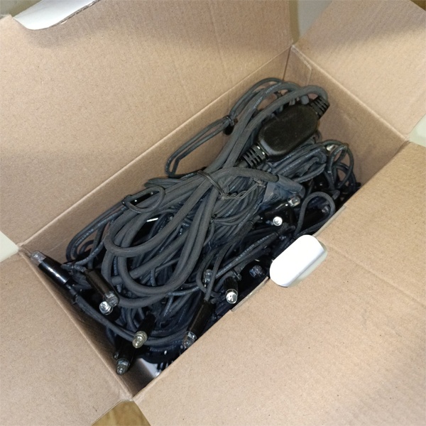 Уличная гирлянда Айсикл (бахрома) светодиодная, 3.2 х 0.9 м, черный провод 