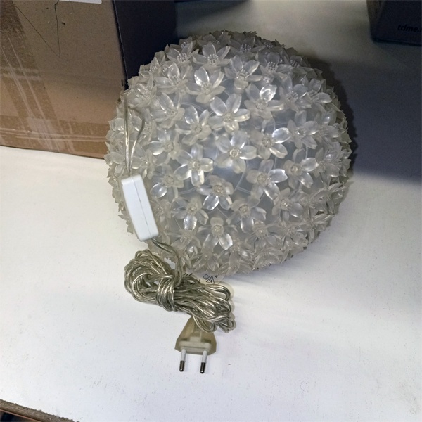 Светодиодная, подвесная интерьерная фигура шар с лепестками 