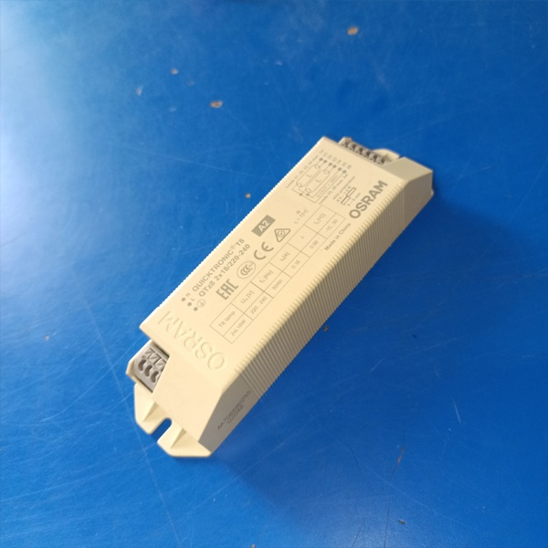 Электронный пускорегулирующий аппарат (ЭПРА) для люминесцентных ламп T8 с цоколем G13 мощностью 18 Ватт.