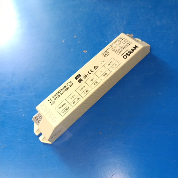 Электронный пускорегулирующий аппарат (ЭПРА) для люминесцентных ламп T8 с цоколем G13 мощностью 36 Ватт.