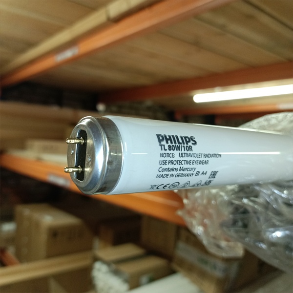 Ультрафиолетовая лампа инсектицидная Филипс для шеллака, маникюра ногтей и полимеризации 80 Вт с цоколем G13