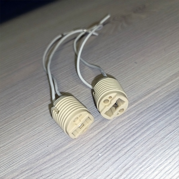 Керамический патрон для ламп G9 с проводом 150 мм для светодиодных и галогенных ламп мощностью до 100 Вт, Ферон.