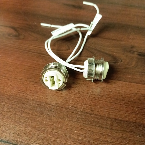 Керамический патрон для ламп G9 с проводом 150 мм и креплением, для светодиодных и галогенных ламп мощностью до 100 Вт, Ферон.