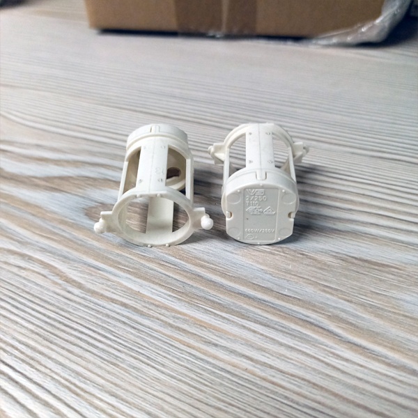 Встраиваемый патрон для стартеров на защёлках.