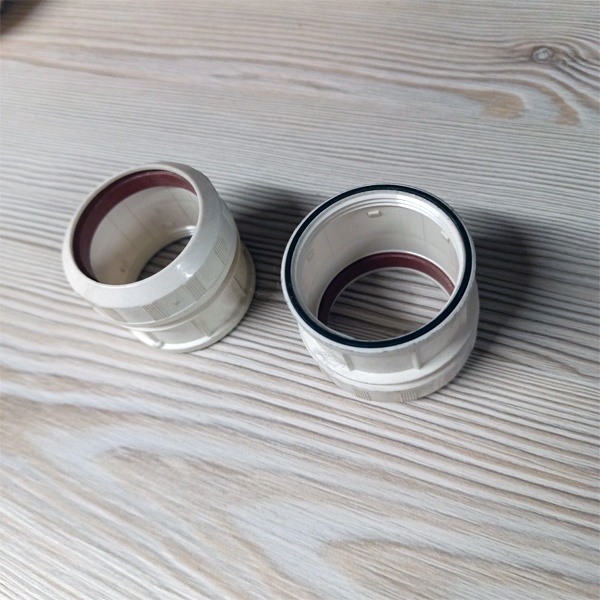 Резьбовое кольцо со степенью защиты IP65 под лампы T12 с цоколями фирмы Vossloh Schwabe с артикулами 84172, 84174, 84175