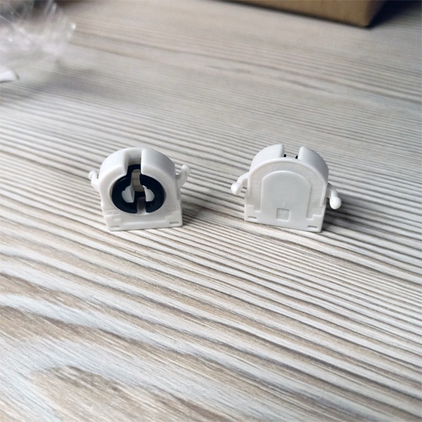 Торцевой патрон G13 на защёлках для линейных люминесцентных ламп Т8.