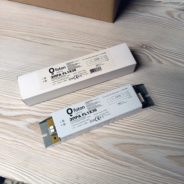 Электронный пускорегулирующий аппарат (ЭПРА) для люминесцентных ламп T8 с цоколем G13 мощностью 36 Ватт.