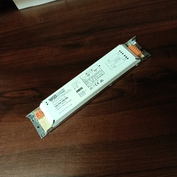 Электронный пускорегулирующий аппарат (ЭПРА) для двух люминесцентных ламп T8 с цоколем G13 мощностью 18-36 Ватт.