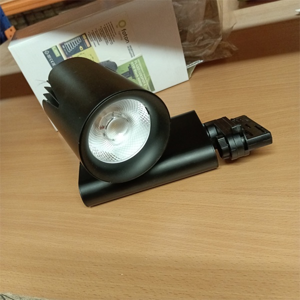 Светодиодный трековый светильник FL-LED Luxspot-S, мощностью 45 Ватт, белый свет, черный