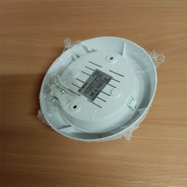 Белый пластиковый, круглый, накладной LED светильник мощностью 10 Вт с инфракрасным датчиком движения, теплого белого цвета, Ферон AL3022