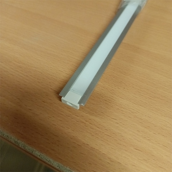 Комплект с врезным анодированным профилем с фланцем, для светодиодных лент, матовый экран, габариты 21х6х200 мм