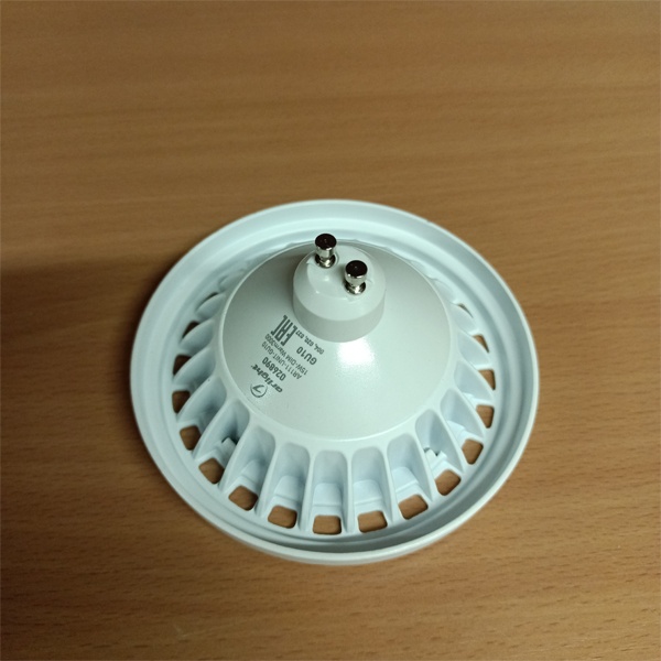 Светодиодная, диммируемая, лампочка акцентного освещения, мощностью 15 Ватт, с цоколем GU10, угол излучения 120°, теплый белый свет фото 2