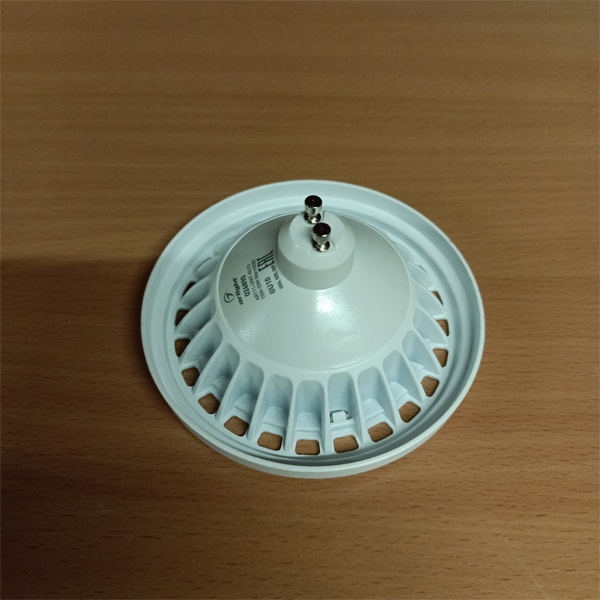 Светодиодная, диммируемая, лампочка акцентного освещения, мощностью 15 Ватт, с цоколем GU10, угол излучения 120°, теплый белый свет фото 3