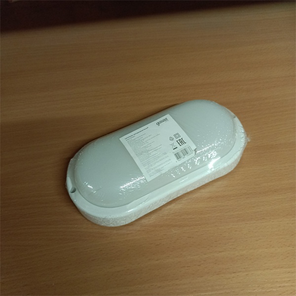 Пылевлагозащищенный овальный LED светильник Гаусс Лайт белого цвета, накладного исполнения, мощностью 15 Ватт, 4000К.