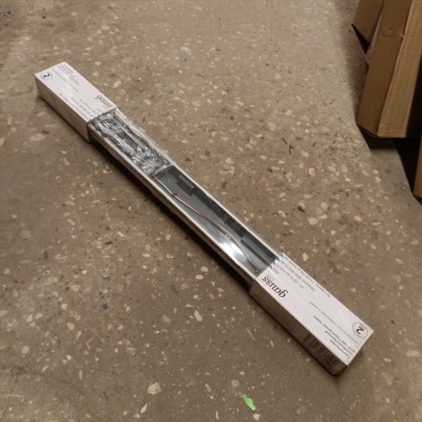 Серый линейный светильник Гаусс с высокой защитой от пыли и влаги под светодиодную лампу Т8 длиной 600 мм фото 1