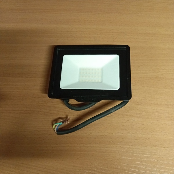 Влагозащищенный, светодиодный прожектор Филипс BVP150 LED17/NW, 20Вт, нейтральный белый свет фото 1