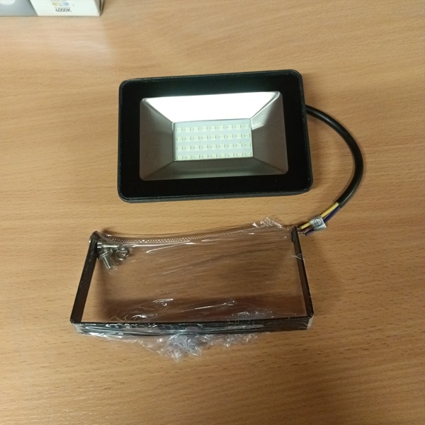 Ультратонкий светодиодный прожектор Ферон LL-903, 30Вт, зеленое свечение, влагозащищенный, для архитектурного освещения и подсветки растений