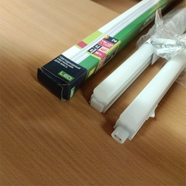 Светодиодный линейный светильник FL-LED T4 MEAT, мощностью 14 Ватт, для подсветки мясных продуктов фото 1