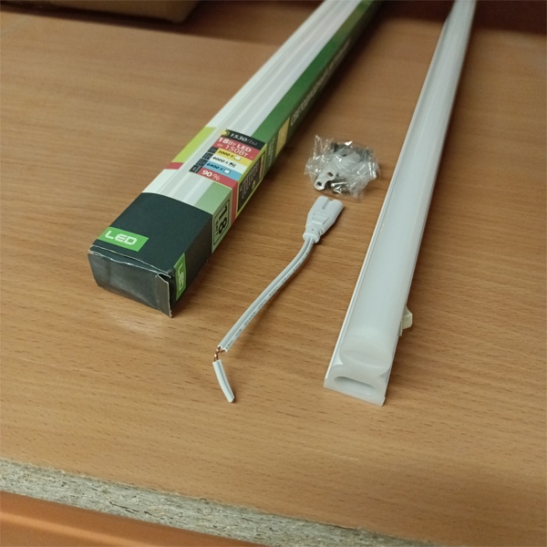 Светодиодный линейный светильник FL-LED T5, 18 Вт, белый свет