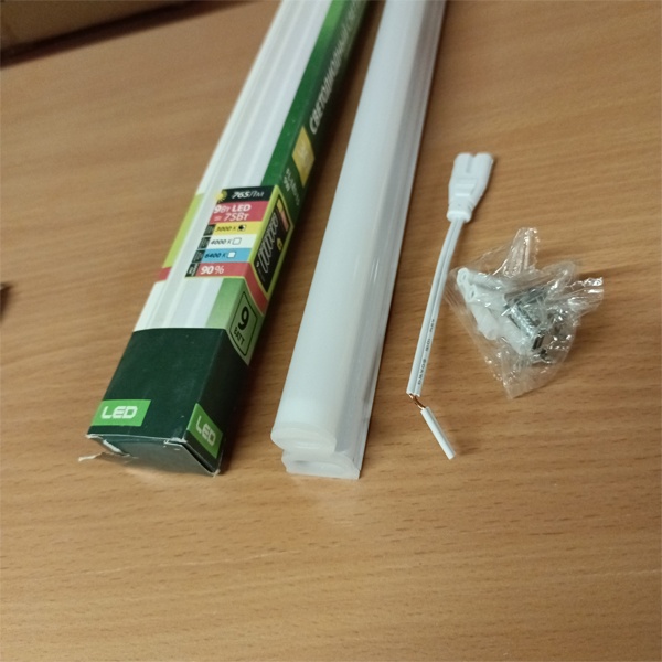 Светодиодный линейный светильник FL-LED T5, 9 Вт, теплый свет