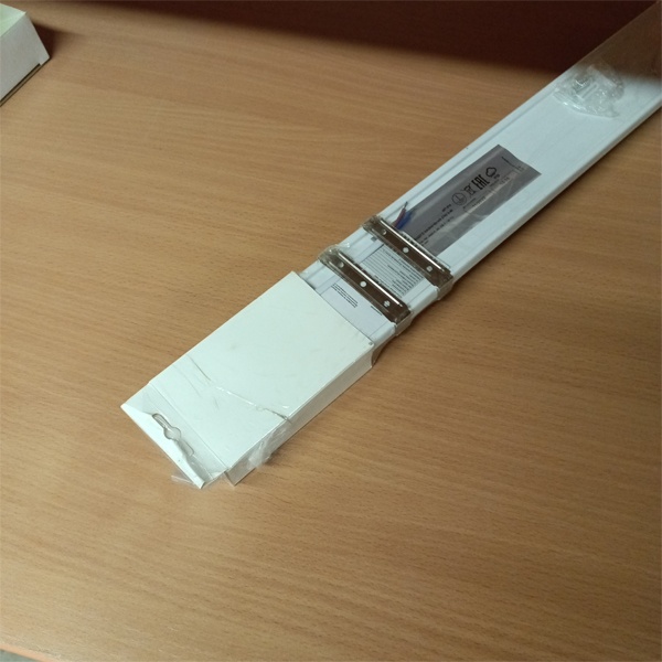 Светодиодный светильник накладного монтажа, мощностью 36 Ватт, нейтральный белый свет, призматический рассеиватель