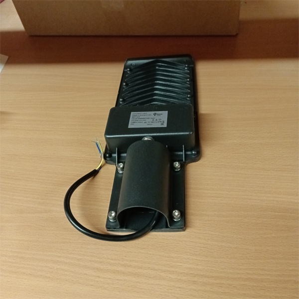 Светодиодный уличный светильник FL-LED STREET-01 мощностью 30 Ватт, холодный дневной свет фото 1