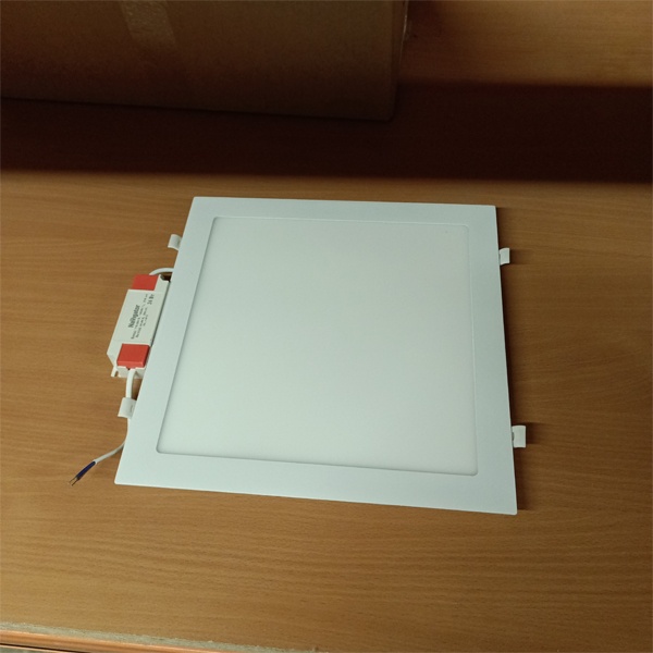 Встраиваемая светодиодная ультратонкая панель Даунлайт мощностью 24 Ватта, нейтральный белый свет фото 1