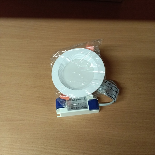 Светодиодный светильник даунлайт ДВО 1801 PRO, 10 Вт, теплый белый свет, ИЭК фото 1