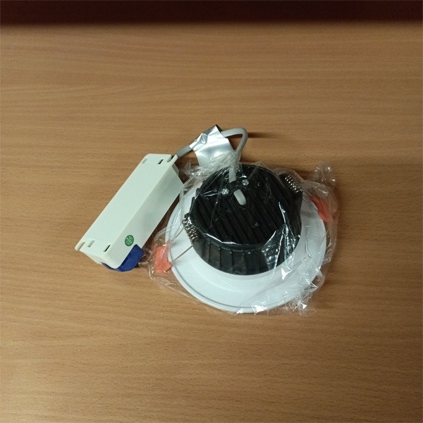 Светодиодный светильник даунлайт ДВО 1801 PRO, 10 Вт, теплый белый свет, ИЭК фото 2