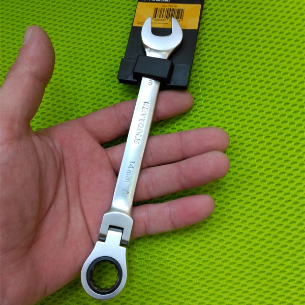 Ключ рожковый, накидной КВТ трещоточный с шарниром, размером 14 мм
